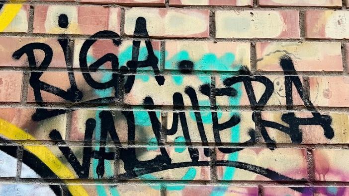 300726_grafiti.jpg