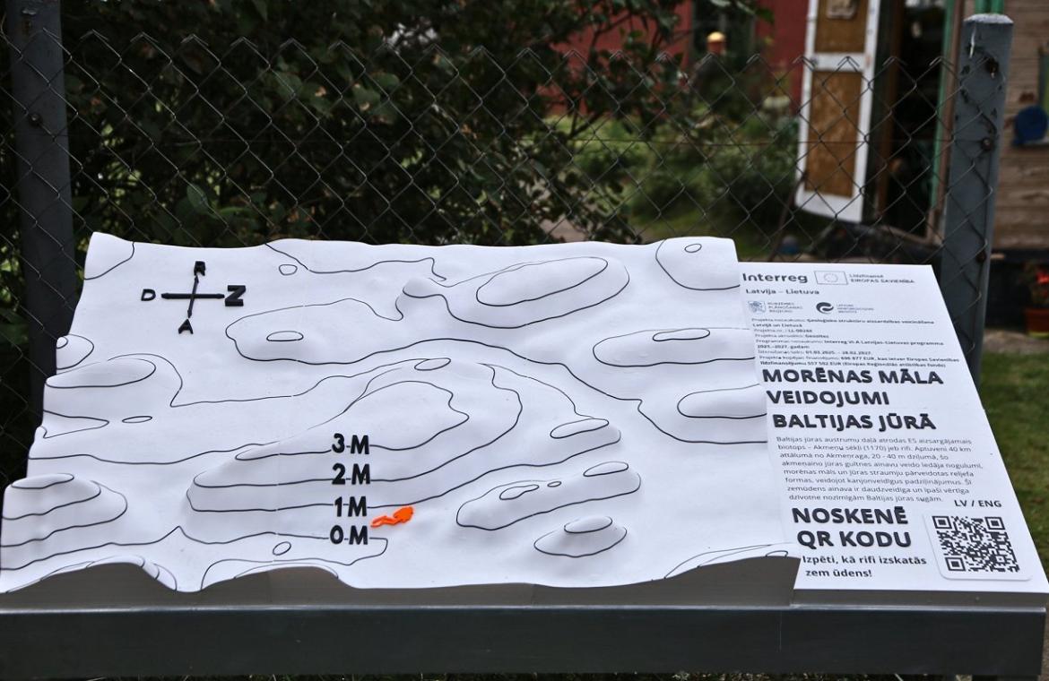 Morēna veidojumu stends Akmeņragā
